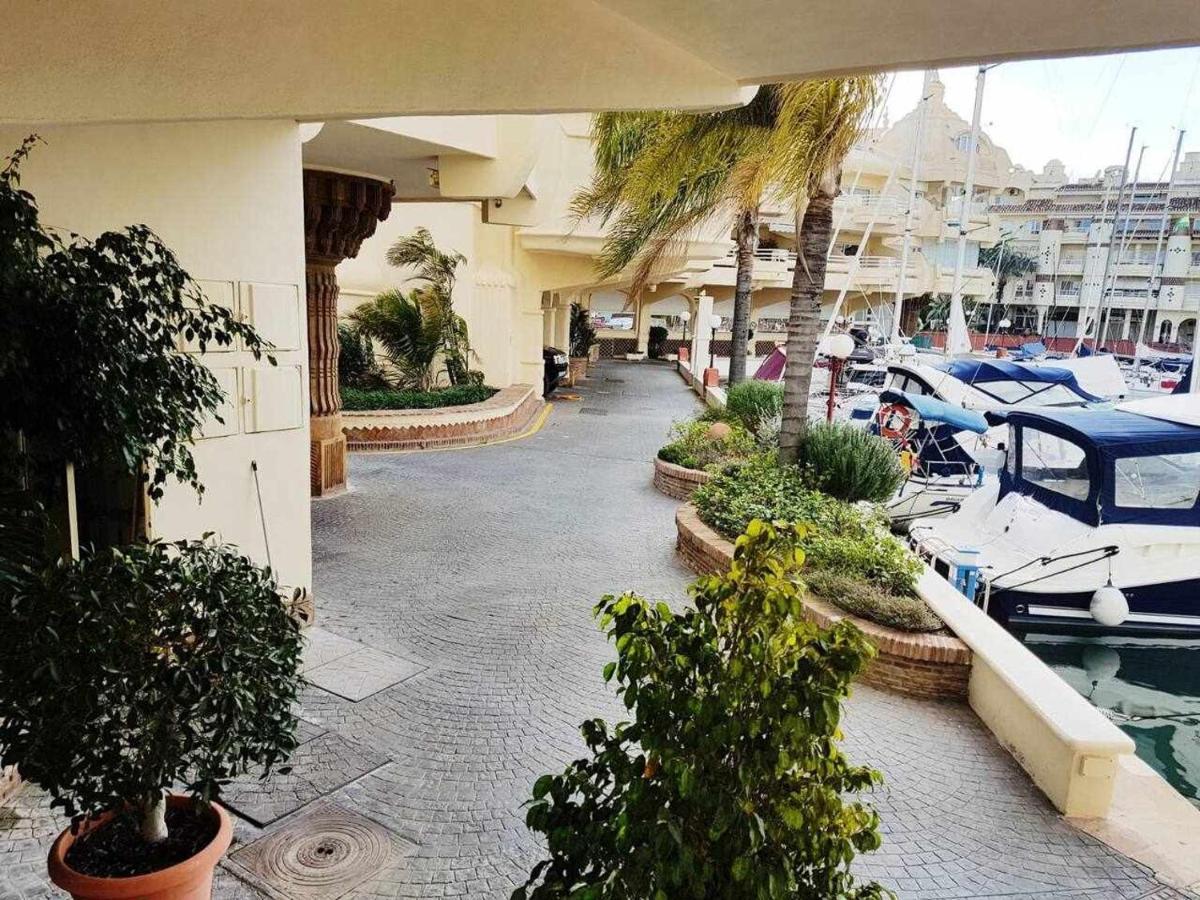 Lujoso Apartamento En De La Isla De Puerto Marina Беналмадена Екстериор снимка
